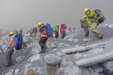 Thảm họa núi lửa Nhật Bản phun trào làm hàng trăm người mắc kẹt Thảm họa núi lửa Nhật Bản phun trào làm hàng trăm người mắc kẹt