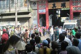 Dòng người tiễn đưa 7 nạn nhân chết cháy ở Sài Gòn Dòng người tiễn đưa 7 nạn nhân chết cháy ở Sài Gòn