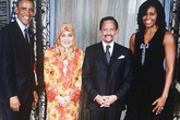 Món quà đắt giá nhất Đệ nhất phu nhân Michelle Obama được nhận năm ngoái Món quà đắt giá nhất Đệ nhất phu nhân Michelle Obama được nhận năm ngoái