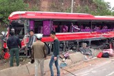 Xe khách, xe tải đâm nhau trên QL18, rất nhiều người thương vong Xe khách, xe tải đâm nhau trên QL18, rất nhiều người thương vong