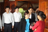 Bộ trưởng Nguyễn Thị Kim Tiến thăm và tặng quà ở Mường Nhé, Điện Biên Bộ trưởng Nguyễn Thị Kim Tiến thăm và tặng quà ở Mường Nhé, Điện Biên