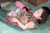 Chuyện tình éo le của chàng bán kẹo kéo và cô gái 'củ khoai' Chuyện tình éo le của chàng bán kẹo kéo và cô gái 'củ khoai'