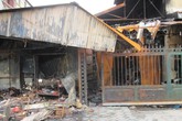 Tiểu thương lo mất Tết sau vụ cháy chợ Cầu Diễn Tiểu thương lo mất Tết sau vụ cháy chợ Cầu Diễn