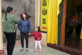 Linh cữu thuyền viên bị cướp biển bắn về sân bay Nội Bài Linh cữu thuyền viên bị cướp biển bắn về sân bay Nội Bài
