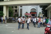 Mặc quần jeans tới giảng đường có xấu không? Mặc quần jeans tới giảng đường có xấu không?