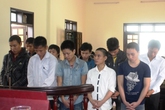 Đập phá xe công an, 10 bị cáo nhận án tù Đập phá xe công an, 10 bị cáo nhận án tù