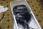 Đàn ghita chứa súng, lựu đạn gửi máy bay từ Sài Gòn ra Bắc Đàn ghita chứa súng, lựu đạn gửi máy bay từ Sài Gòn ra Bắc