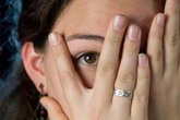 Đang "yêu", bị mẹ chồng bắt gặp Đang "yêu", bị mẹ chồng bắt gặp