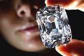 Vì đâu kim cương có giá đắt đỏ? Vì đâu kim cương có giá đắt đỏ?