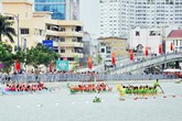 Bắn pháo hoa từ tầng 44 tòa nhà cao nhất TP.HCM Bắn pháo hoa từ tầng 44 tòa nhà cao nhất TP.HCM