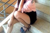 Nhát kéo và chiếc váy hở đùi Nhát kéo và chiếc váy hở đùi