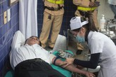 Lái xe xưng là "cán bộ ngành giao thông" bị buộc test nồng độ cồn Lái xe xưng là "cán bộ ngành giao thông" bị buộc test nồng độ cồn