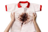 Đối phó với những vết bẩn thường gặp trên quần áo Đối phó với những vết bẩn thường gặp trên quần áo
