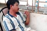 Thú tội của gã cha dượng đánh bé trai gãy tay chân, nứt sọ Thú tội của gã cha dượng đánh bé trai gãy tay chân, nứt sọ
