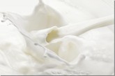 Hàng loạt sữa nguyên kem bị đình chỉ lưu hành Hàng loạt sữa nguyên kem bị đình chỉ lưu hành