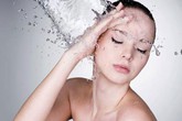 6 sai lầm nên tránh khi tắm vào mùa đông 6 sai lầm nên tránh khi tắm vào mùa đông