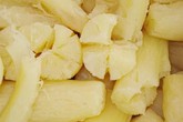 Bé 7 tuổi tím tái sau khi ăn sắn Bé 7 tuổi tím tái sau khi ăn sắn