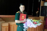 Tự Long ngậm ngùi khi lên “sếp” Tự Long ngậm ngùi khi lên “sếp”