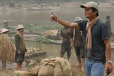 Phim 21 tỷ "không bán nổi một vé" tiếp tục bị...chất vấn Phim 21 tỷ "không bán nổi một vé" tiếp tục bị...chất vấn