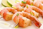 Vì sao cứ ăn tôm vào lại mẩn ngứa? Vì sao cứ ăn tôm vào lại mẩn ngứa?