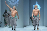 Mẫu nam 79 tuổi khoe cơ thể rắn chắc trên sàn catwalk gây ấn tượng mạnh Mẫu nam 79 tuổi khoe cơ thể rắn chắc trên sàn catwalk gây ấn tượng mạnh