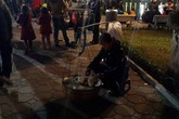 Hàng rong đêm giao thừa Tết dương lịch ế khách Hàng rong đêm giao thừa Tết dương lịch ế khách