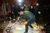 Lấy vợt để múc tiền thưởng Tết của công ty Lấy vợt để múc tiền thưởng Tết của công ty