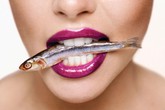 Tiền nặng hơn tình chị em dâu Tiền nặng hơn tình chị em dâu