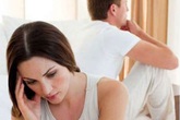 Vợ lo khi tôi 'trái gió trở trời' trên giường Vợ lo khi tôi 'trái gió trở trời' trên giường