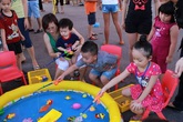 Như thế này thì dạy dỗ con em ra sao? Như thế này thì dạy dỗ con em ra sao?