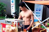 Trai đẹp bán bánh tráng khiến phái nữ ‘rụng tim’ Trai đẹp bán bánh tráng khiến phái nữ ‘rụng tim’