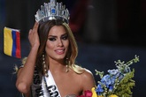 Tổng thống Colombia sốc khi hoa hậu bị trao nhầm vương miện Tổng thống Colombia sốc khi hoa hậu bị trao nhầm vương miện