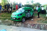 Bị xe tải tông trực diện, tài xế taxi tử vong bên tay lái Bị xe tải tông trực diện, tài xế taxi tử vong bên tay lái