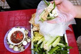 Bánh tráng chấm mắm ruốc Phan Thiết Bánh tráng chấm mắm ruốc Phan Thiết