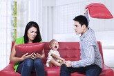 Bị chồng đuổi đánh vì "Cô dâu 8 tuổi" Bị chồng đuổi đánh vì "Cô dâu 8 tuổi"