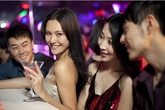 Đàn ông liếc gái mới "chuẩn men"?! Đàn ông liếc gái mới "chuẩn men"?!