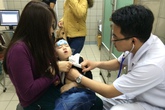 Nhiều phụ huynh xin cho con nhập viện vì... trời nồm Nhiều phụ huynh xin cho con nhập viện vì... trời nồm