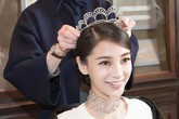 Angelababy đội vương miện sẵn sàng làm công chúa Angelababy đội vương miện sẵn sàng làm công chúa