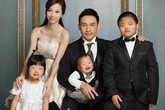 Người phụ nữ xinh đẹp trong bức ảnh gia đình "mẹ tiên con cú" tiết lộ sự thật gây sốc Người phụ nữ xinh đẹp trong bức ảnh gia đình "mẹ tiên con cú" tiết lộ sự thật gây sốc