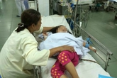 Bé gái suýt chết vì tưởng thuốc là kẹo Bé gái suýt chết vì tưởng thuốc là kẹo