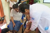 Phẫu thuật cứu bé gái bị tiểu ra máu hiếm gặp Phẫu thuật cứu bé gái bị tiểu ra máu hiếm gặp