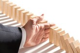 Sáng kiến để vượt qua khủng hoảng Sáng kiến để vượt qua khủng hoảng