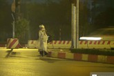 Người phụ nữ quấn đồ trắng xuất hiện giữa đêm khuya tại Hà Nội Người phụ nữ quấn đồ trắng xuất hiện giữa đêm khuya tại Hà Nội