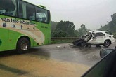 3 cảnh sát tử nạn sau cú đấu đầu của xe Fortuner với ôtô khách 3 cảnh sát tử nạn sau cú đấu đầu của xe Fortuner với ôtô khách