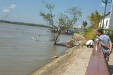 Cô gái mặc váy cưới nhảy sông Hàm Luông tự vẫn Cô gái mặc váy cưới nhảy sông Hàm Luông tự vẫn