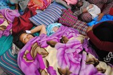 Bé gái chào đời giữa lúc động đất rung chuyển Nepal Bé gái chào đời giữa lúc động đất rung chuyển Nepal
