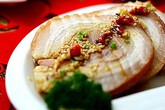 Thịt ba chỉ om ngũ vị thơm nức đậm đà Thịt ba chỉ om ngũ vị thơm nức đậm đà