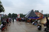Chồng chết vì đâm vào đống đất, vợ mang quan tài đi khiếu nại Chồng chết vì đâm vào đống đất, vợ mang quan tài đi khiếu nại