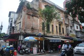 Kỳ lạ chuyện ở biệt thự phải mặc…áo mưa! Kỳ lạ chuyện ở biệt thự phải mặc…áo mưa!
