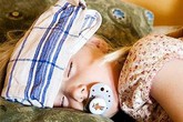 Khi trẻ bị sốt xuất huyết: Tuyệt đối không cho trẻ uống nước màu đỏ Khi trẻ bị sốt xuất huyết: Tuyệt đối không cho trẻ uống nước màu đỏ